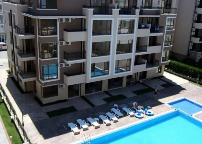 Balkan Breeze 7 - Rey&mar סאני ביץ'